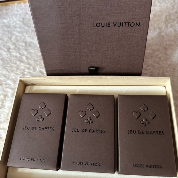 ULTRA RARE LOUIS VUITTON Monogram Fleur 3 Pack Playing Cards UNOPENED - Picture 4 of 10